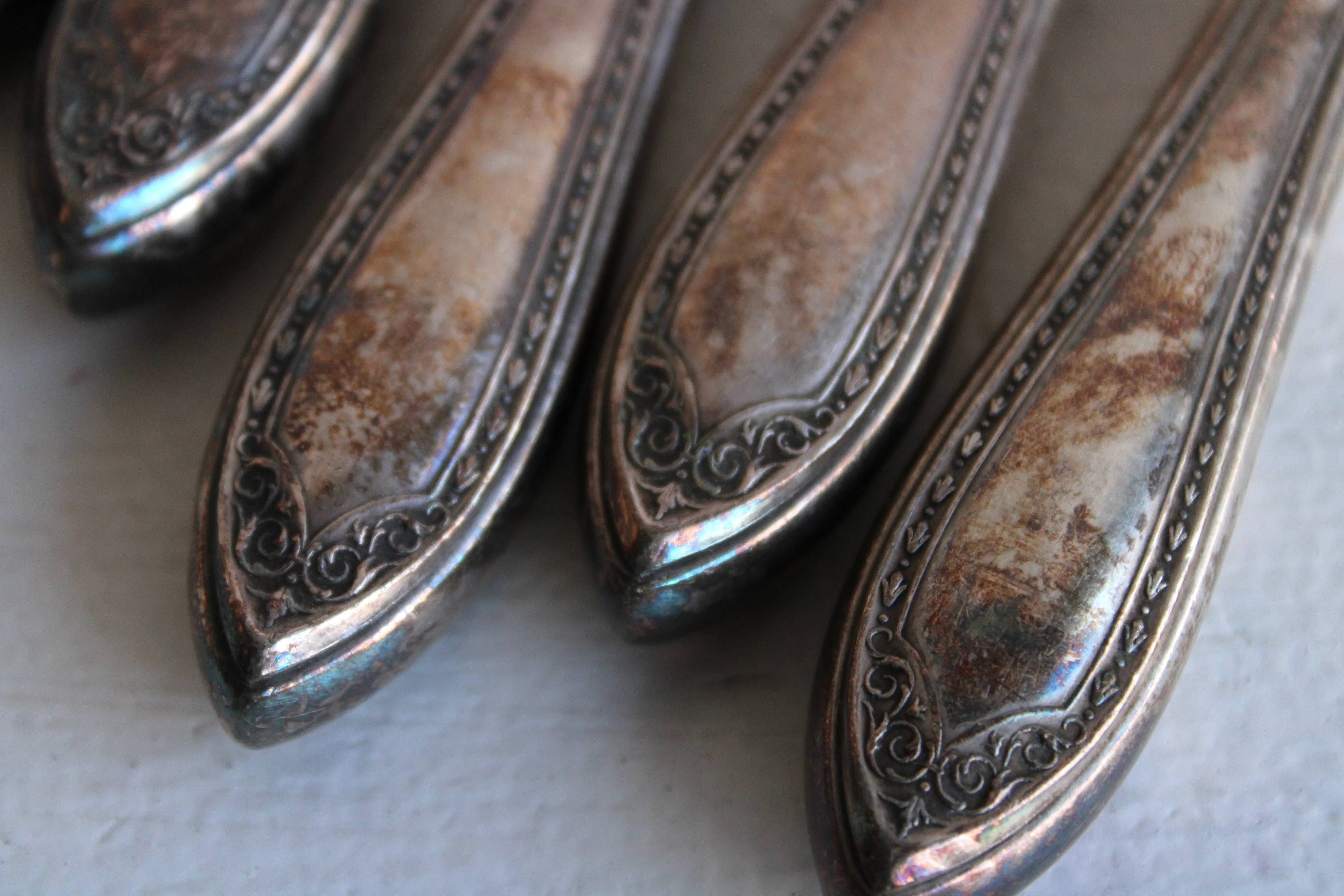 Vintage 1940s Set of Six Knives
