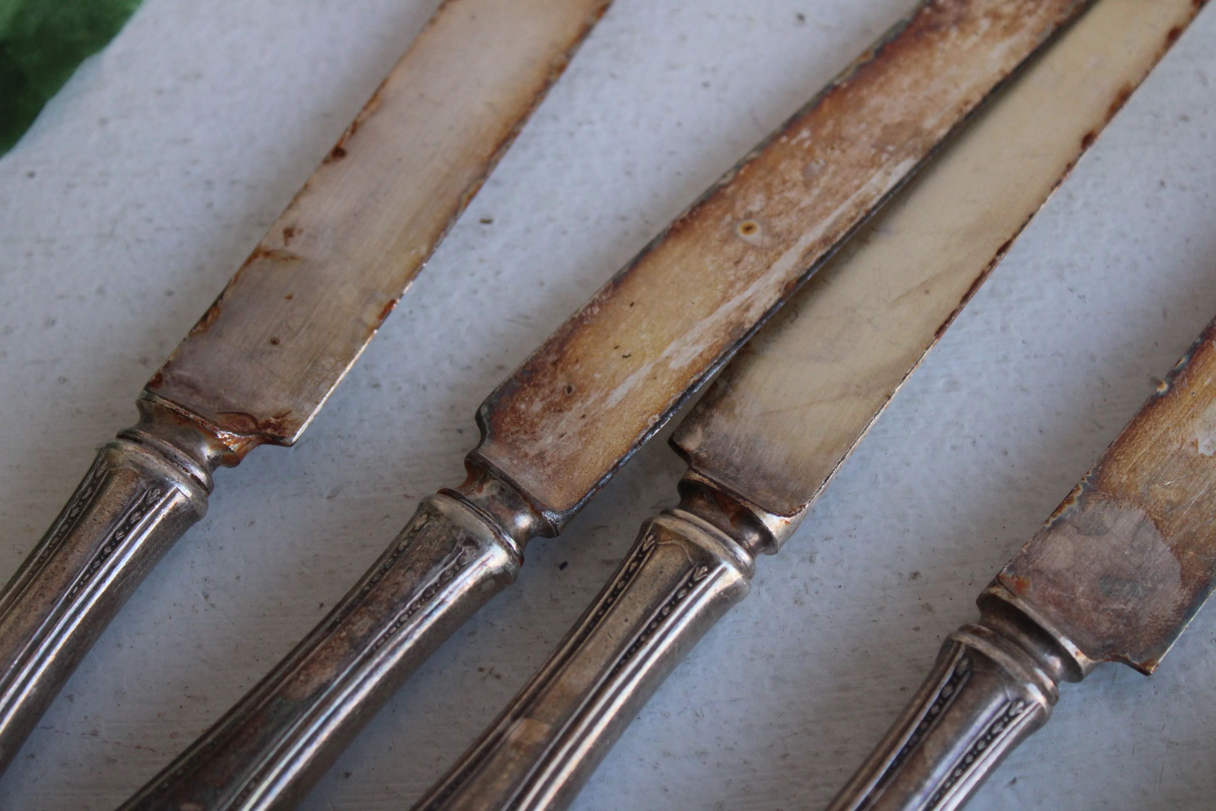 Vintage 1940s Set of Six Knives