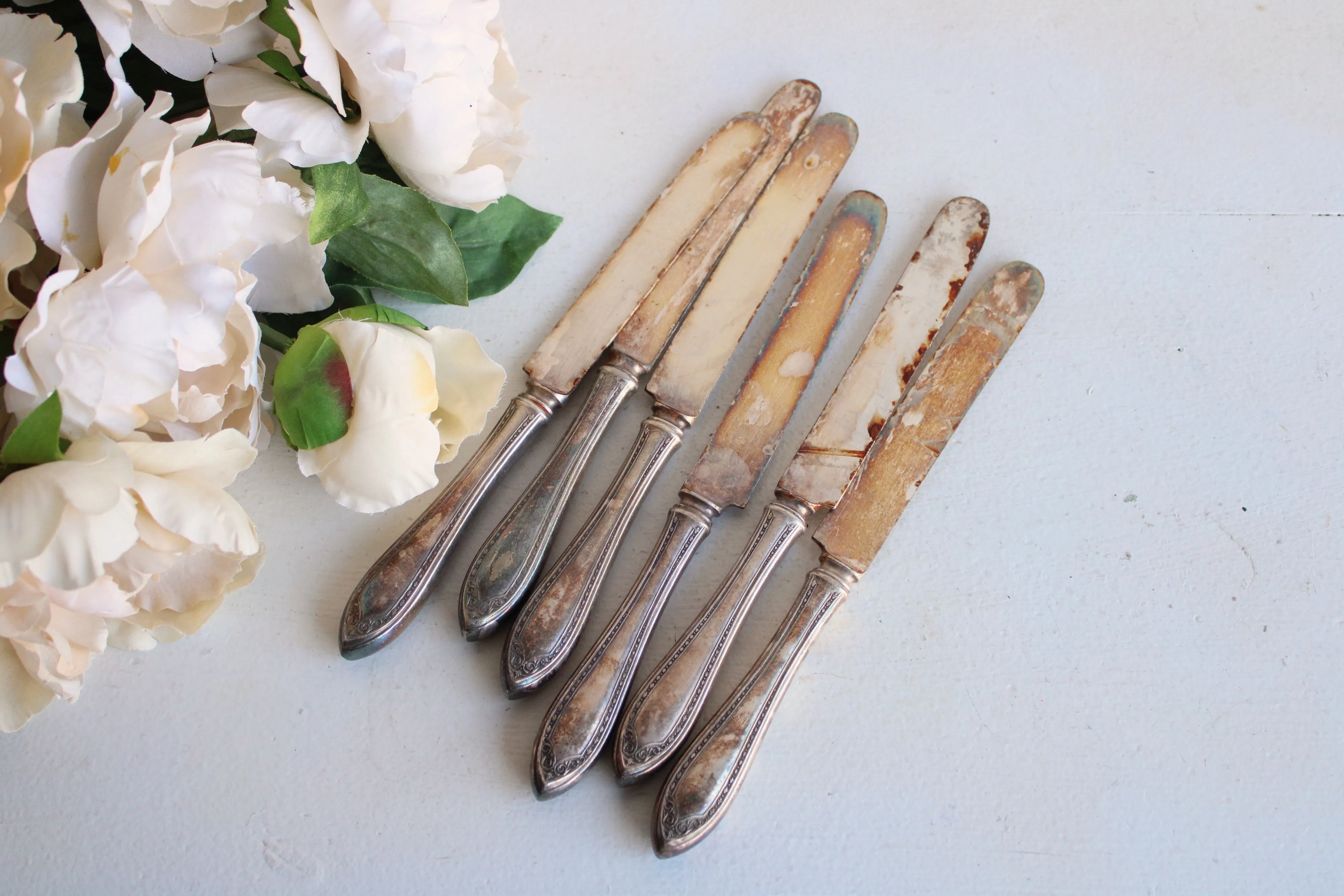 Vintage 1940s Set of Six Knives
