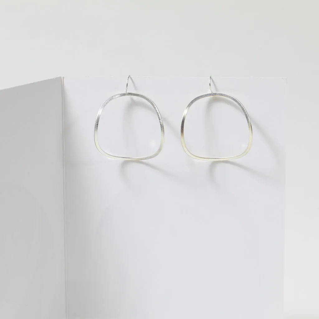 Wavy wire earrings