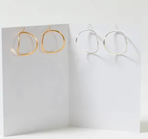 Wavy wire earrings